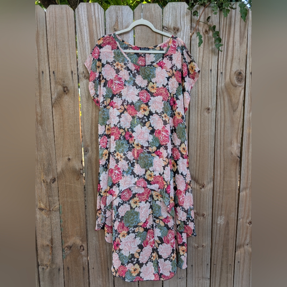 Cha Cha Vente Plus Size Sheer Floral Patterned High Low Short Sleeve Shirt